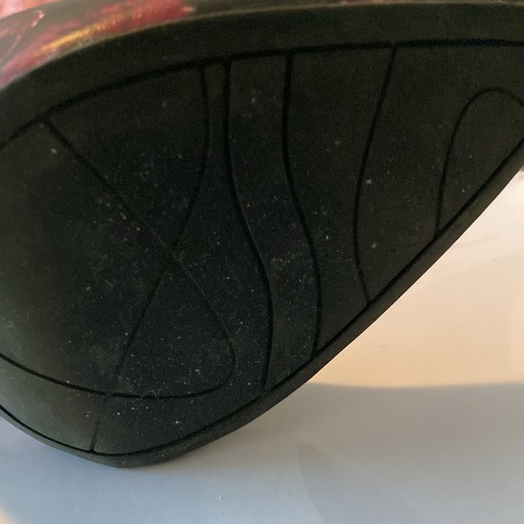 Floral Beauties - Picture 4 of 4